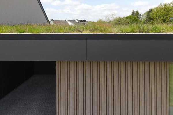 ©Roofland - Holzfassade mit klaren Formen und Kontrasten