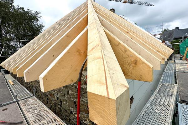 ©Roofland - Hochwertige Dachstuhlsanierung in Büllingen (B)