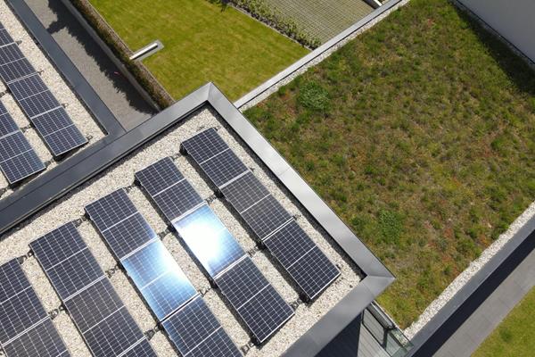 Photovoltaik-Systeme - Dachmaterial & Bauholz