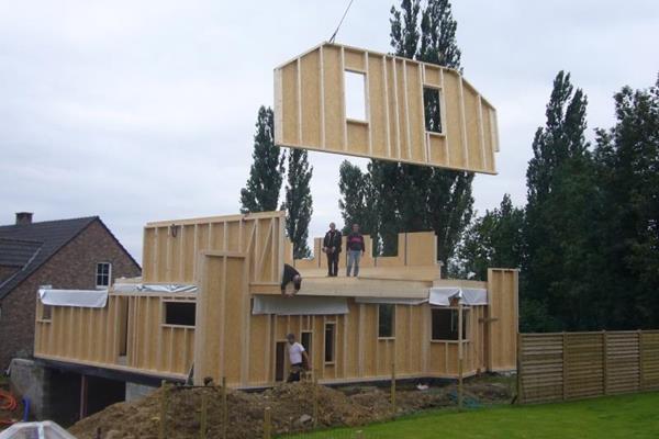 Einfamilienhaus mit Vielfalt an Formen in Heure-le-Romain (B)