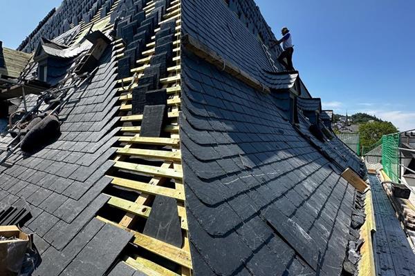 ©Roofland - Schieferdacheindeckung in Wiltz (L)