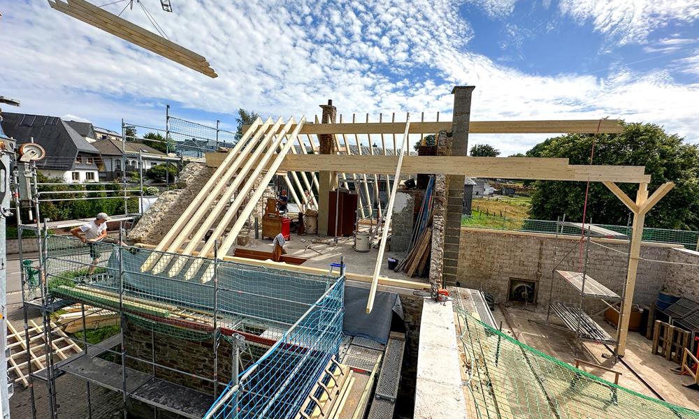 ©Roofland - Hochwertige Dachstuhlsanierung in Büllingen (B)