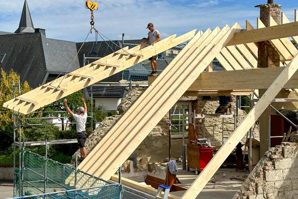 ©Roofland - Hochwertige Dachstuhlsanierung in Büllingen (B)