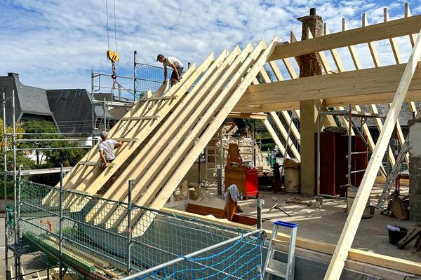 ©Roofland - Hochwertige Dachstuhlsanierung in Büllingen (B)