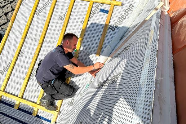 Rénovation de la toiture d’une maison mitoyenne  @ Roofland.com