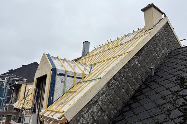Rénovation de la toiture d’une maison mitoyenne  @ Roofland.com