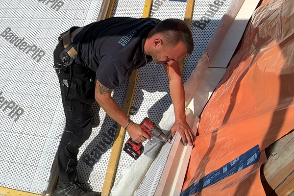 Rénovation de la toiture d’une maison mitoyenne  @ Roofland.com