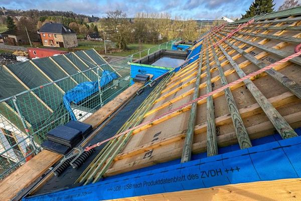 Couverture en ardoise à Born ©roofland.com