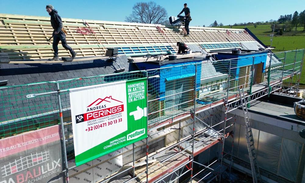 Solution de toiture combinant toit incliné et toitures plates@roofland.com