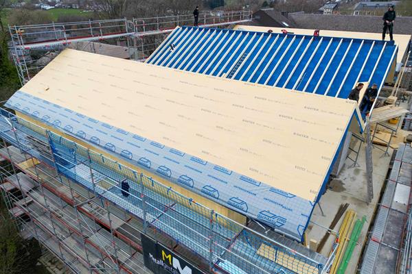 Transformation en centre résidentiel et de santé ©roofland.com