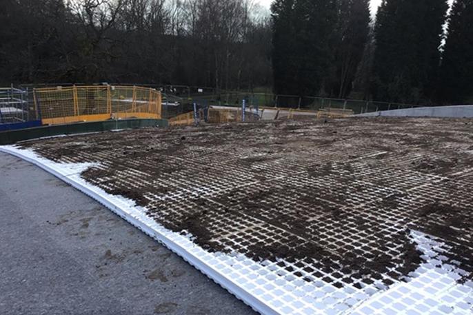 L’élément central de la toiture végétalisée est le système Bauder Green WSP de 75 mm de hauteur, destiné à une végétalisation intensive des toits. © Bauder