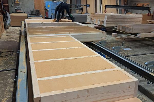 Holzrahmenbau mit hoher Vorfertigung ©roofland.com