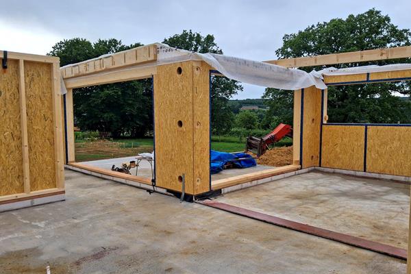 Holzrahmenbau mit hoher Vorfertigung ©roofland.com