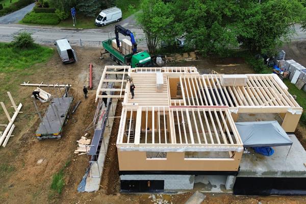 Holzrahmenbau mit hoher Vorfertigung ©roofland.com