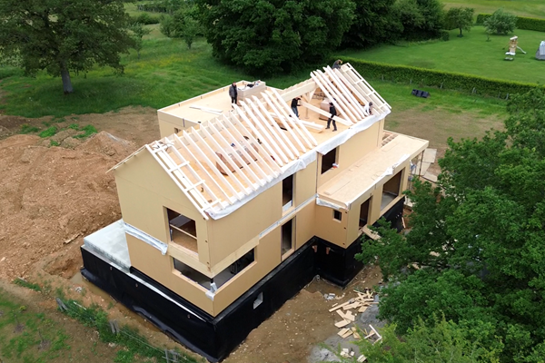 Holzrahmenbau mit hoher Vorfertigung ©roofland.com