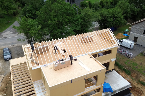 Holzrahmenbau mit hoher Vorfertigung ©roofland.com