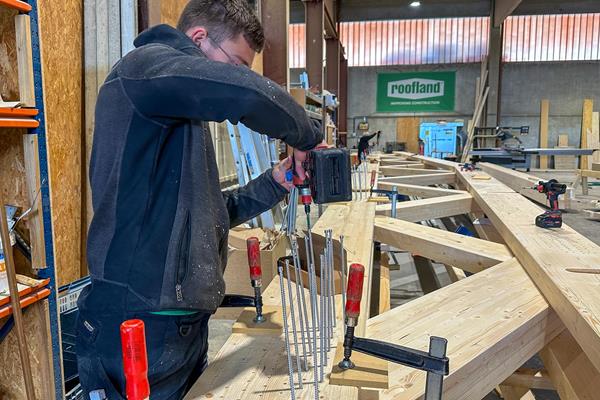 Industriehallen in Holz-Systembauweise ©roofland.com