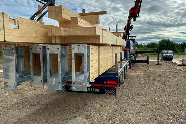 Industriehallen in Holz-Systembauweise ©roofland.com