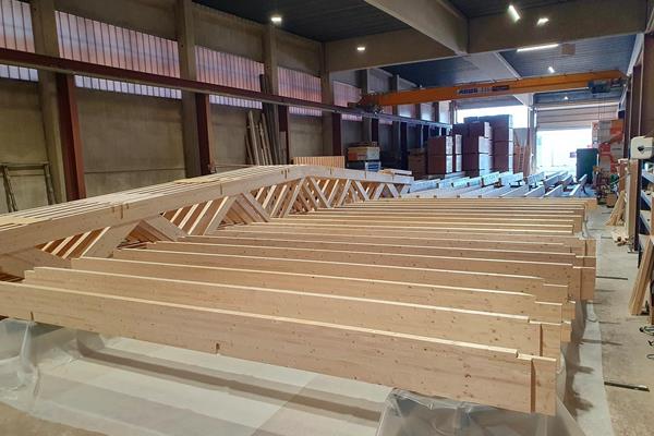 Industriehallen in Holz-Systembauweise ©roofland.com