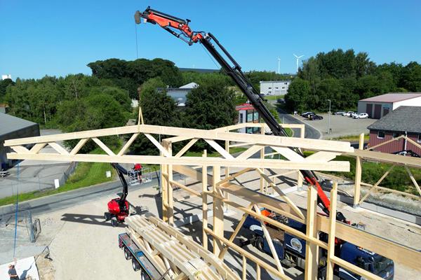 Construction de halles sur mesure ©roofland.com