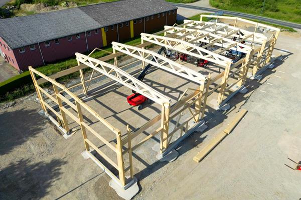 Industriehallen in Holz-Systembauweise ©roofland.com